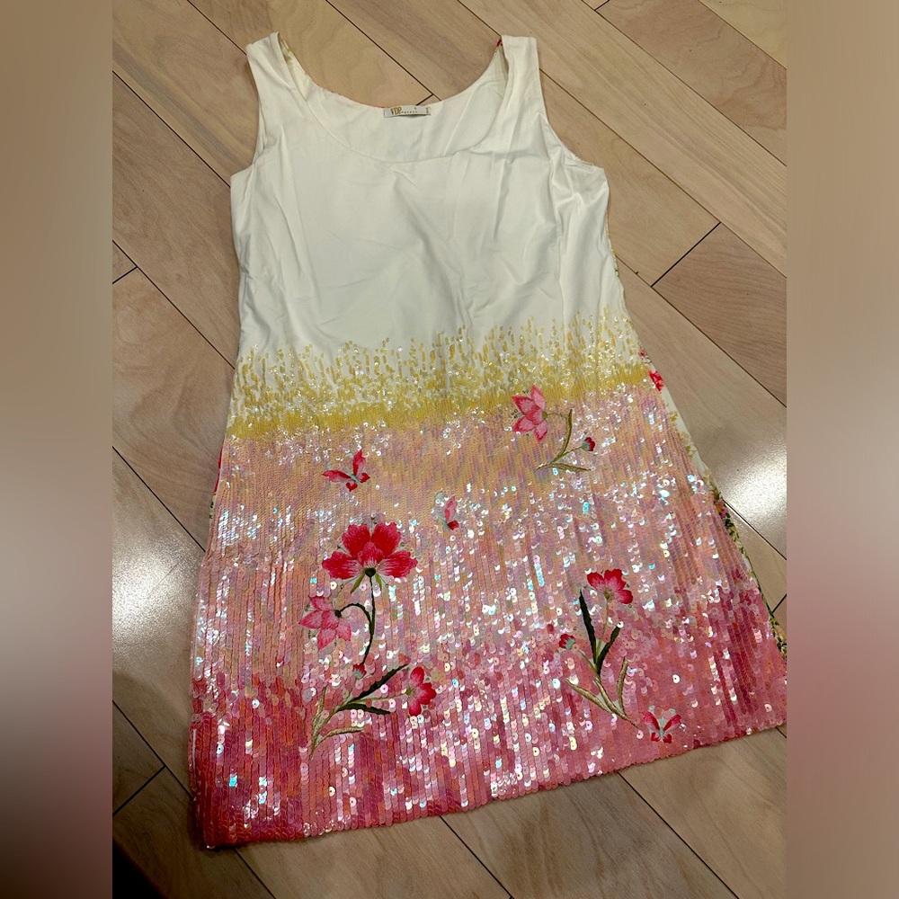 New VDP White Mini Floral Sequined Dress Sz 42